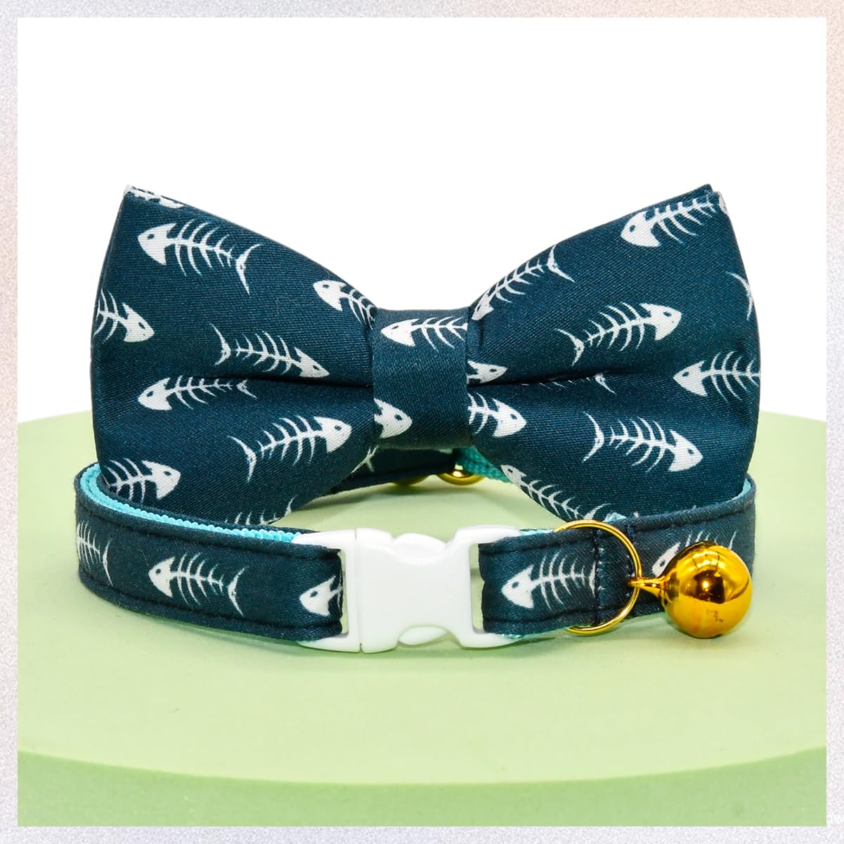 Collier pour chat en forme d'arête de poisson avec nœud papillon, collier de sécurité détachable, accessoires pour chat pour mariage/anniversaire, nœud papillon réglable, grelot amovible